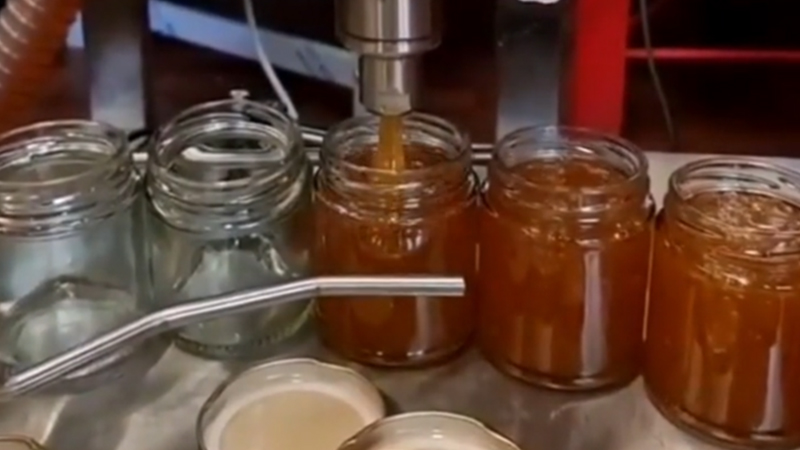 酱料自动包装机助力酱料食品企业实现高效、卫生出产